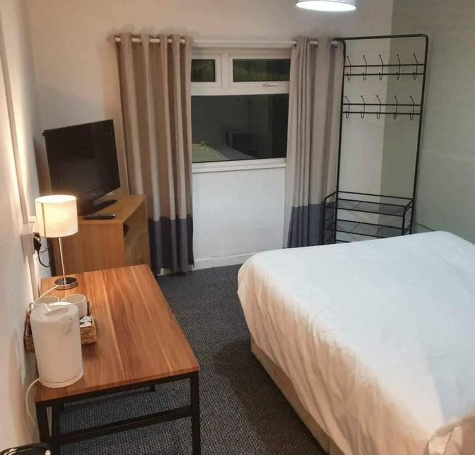 Red Lion Hotel Tredegar ภายนอก รูปภาพ