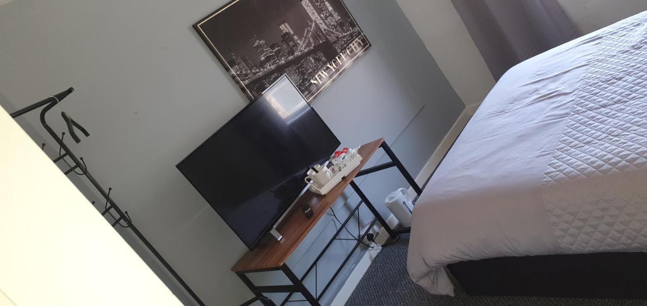 Red Lion Hotel Tredegar ภายนอก รูปภาพ