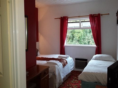 Red Lion Hotel Tredegar ภายนอก รูปภาพ