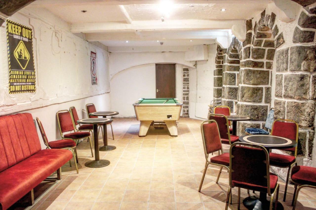Red Lion Hotel Tredegar ภายนอก รูปภาพ