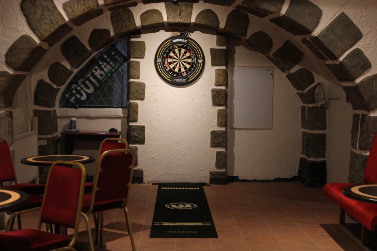 Red Lion Hotel Tredegar ภายนอก รูปภาพ