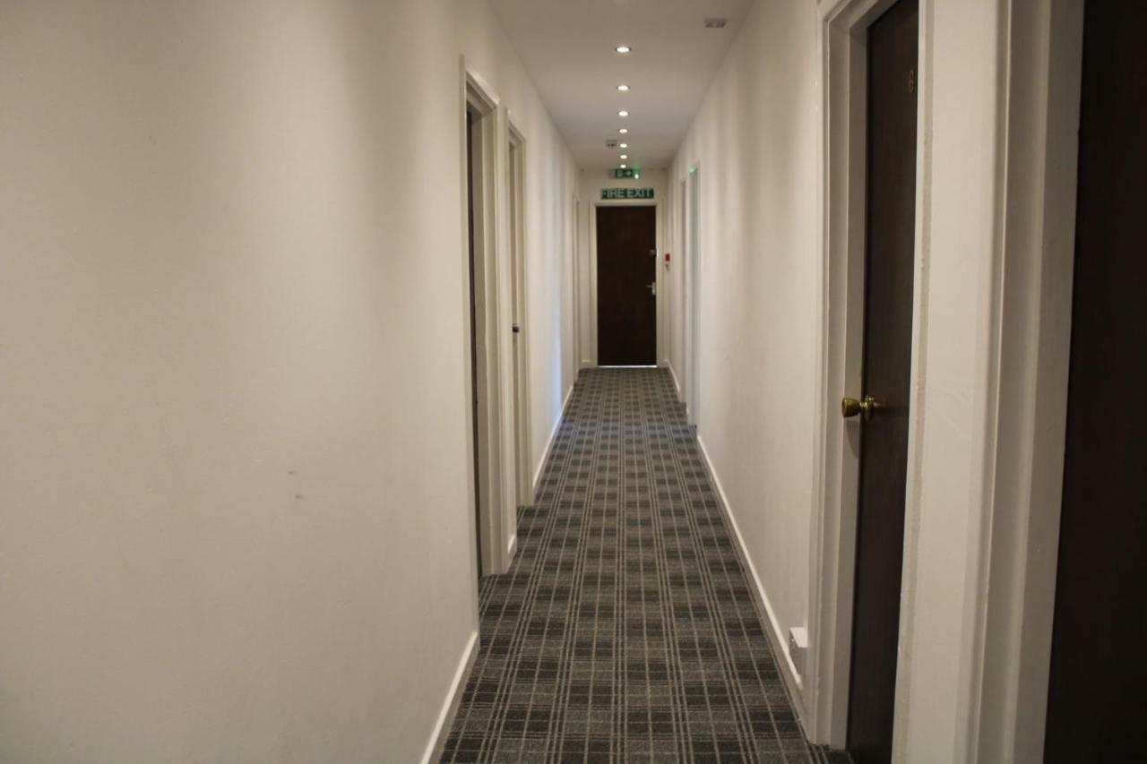 Red Lion Hotel Tredegar ภายนอก รูปภาพ