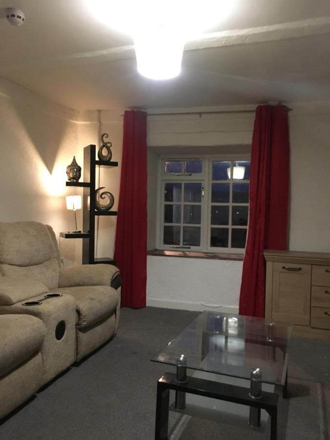 Red Lion Hotel Tredegar ภายนอก รูปภาพ